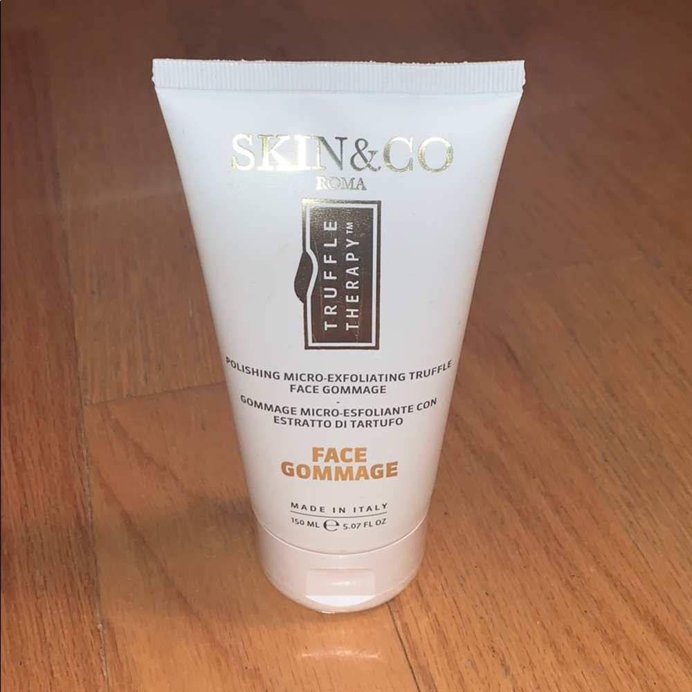 Skin & Co Micro-Exfoliating Truffle Face Gommagr